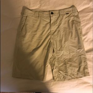 Hurley shorts TAN size 32